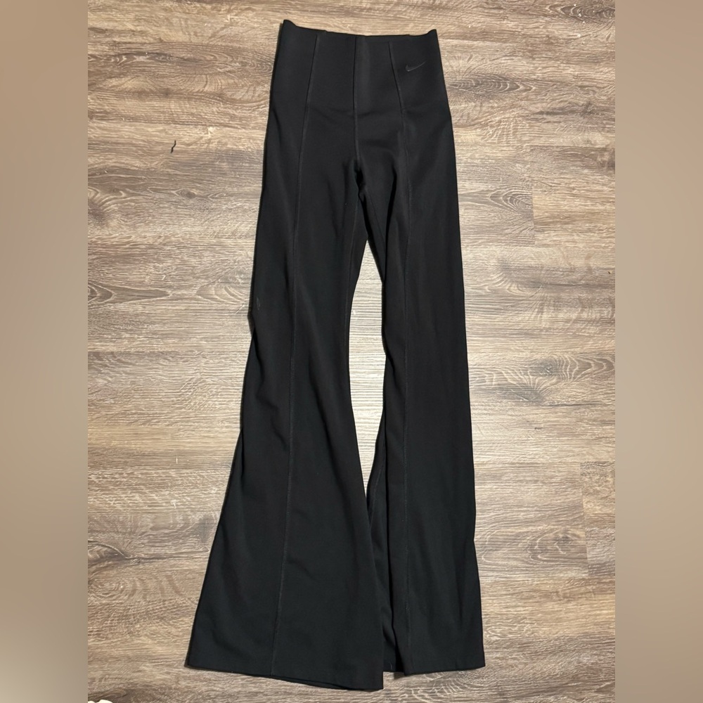 Nike Women's Futuremove Dri-fit High-waisted Pants With Pockets In Black - Picture 2 of 6